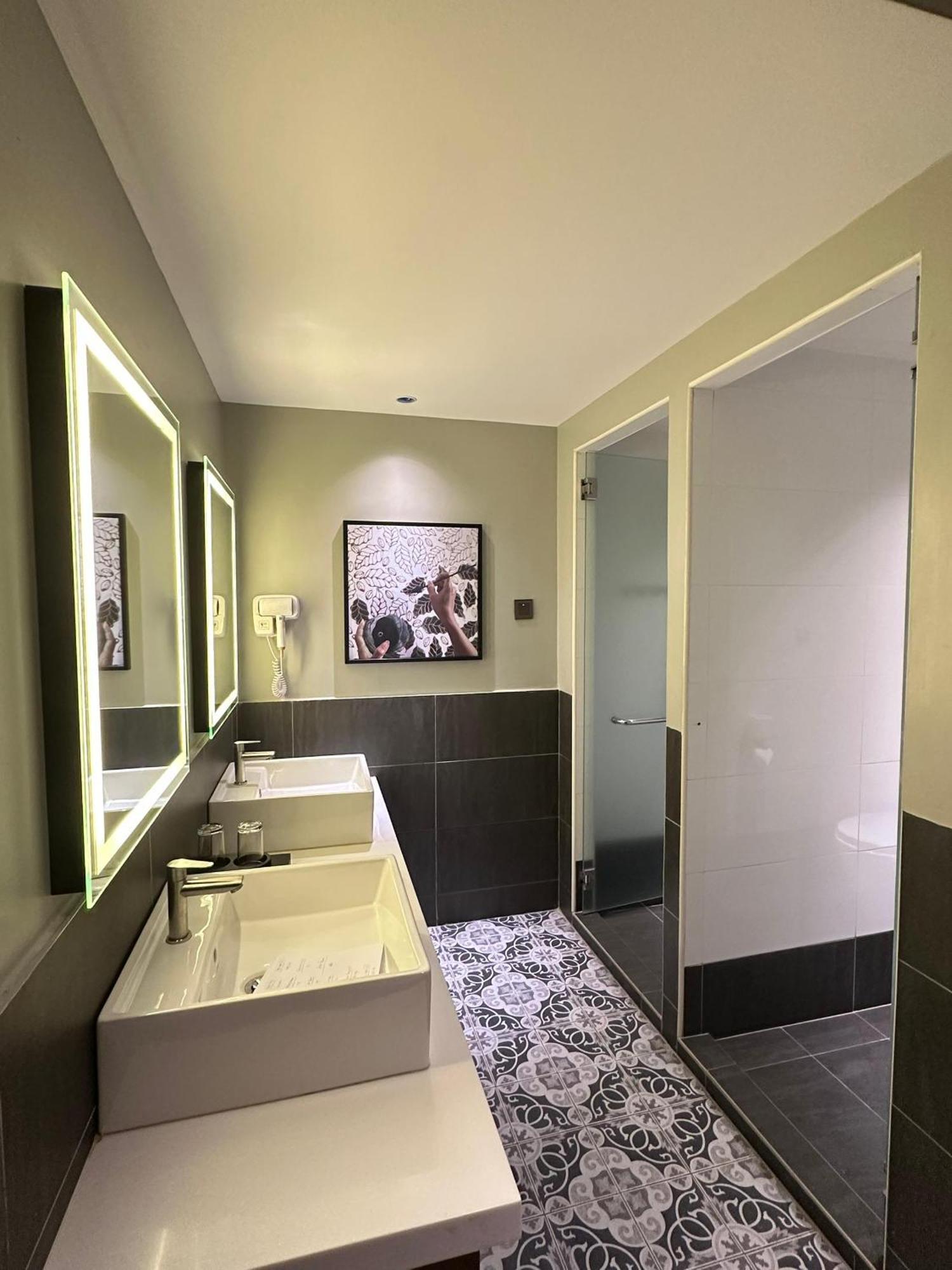 Nb Hotel Johor Bahru Eksteriør billede