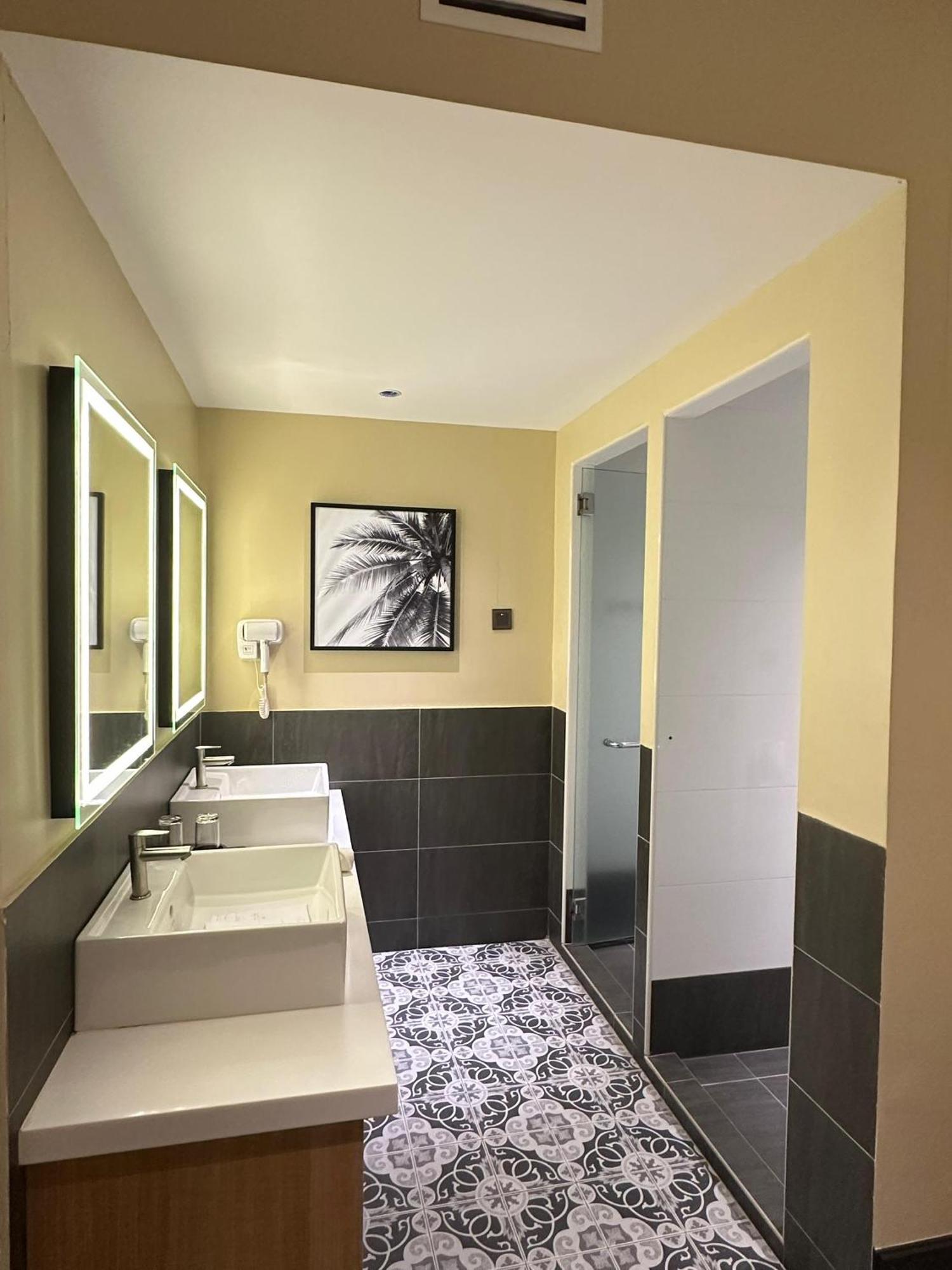 Nb Hotel Johor Bahru Eksteriør billede